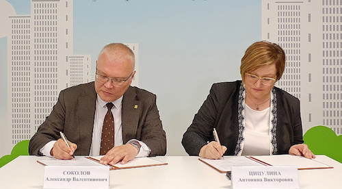 Губернатор Кировской области Александр Соколов подписал соглашение о сотрудничестве с Ассоциацией индустрии детских товаров