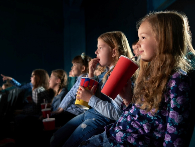 Подростки в возрасте от 12 до 17 лет чаще всего в 2023 году посещали кинотеатры в России